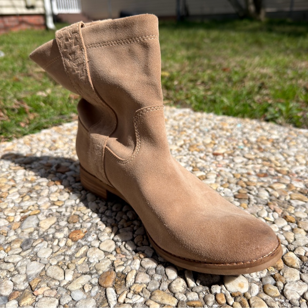 Toms Tan Suede Ankle Booties - Picture 12 of 16